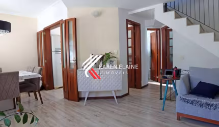 Casa Triplex c/ 04 dorm. e dependência no Bairro Estreito em Florianópolis.