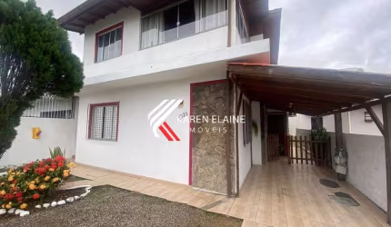 Casa à Venda com 05 dormitórios sendo 03 suítes em São José