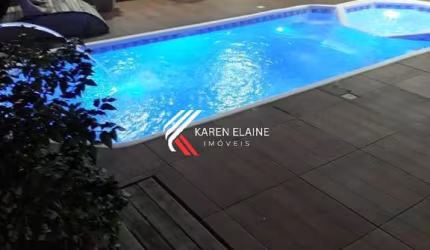 Casa com piscina e reformada, com 2 dormitórios, Forquilhas em SJ