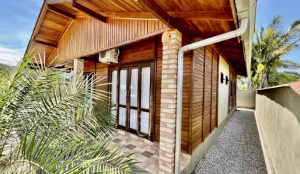 Casa com 2 quartos à venda no São Pedro, Guabiruba , 165 m2 por R$ 615.000