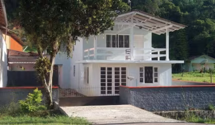 Casa com 7 quartos à venda no São Pedro, Brusque  por R$ 450.000