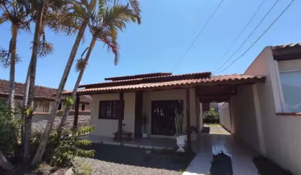 Casa com 3 quartos à venda no Centro, Penha  por R$ 1.200.000