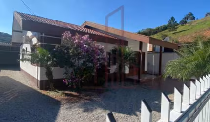 Casa à venda no Cedrinho, Brusque  por R$ 850.000