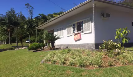 Casa com 3 quartos à venda no Centro, Guabiruba , 1292 m2 por R$ 1.800.000