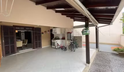 Casa com 2 quartos à venda no Primeiro de Maio, Brusque , 250 m2 por R$ 749.000