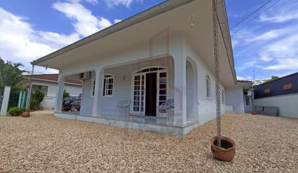 Casa com 2 quartos à venda no Limeira Baixa, Brusque , 215 m2 por R$ 1.100.000