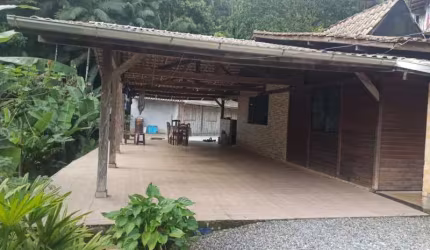 Casa com 3 quartos à venda no Azambuja, Brusque  por R$ 410.000