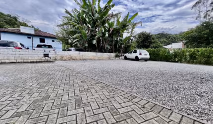 Ponto comercial com 1 sala para alugar no Águas Claras, Brusque , 150 m2 por R$ 3.500