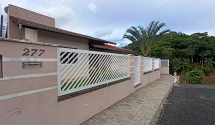 Casa com 2 quartos à venda no Azambuja, Brusque  por R$ 799.000