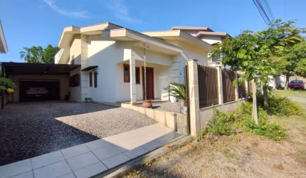 Casa com 3 quartos à venda no Brilhante I, Itajaí , 192 m2 por R$ 780.000
