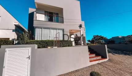 Casa com 3 quartos à venda no Primeiro de Maio, Brusque , 240 m2 por R$ 1.530.000