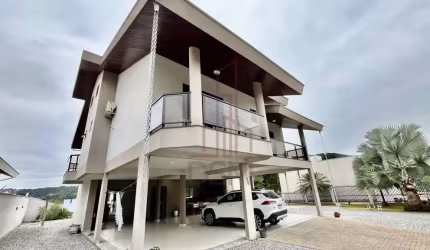 Casa com 2 quartos à venda no Rio Branco, Brusque , 180 m2 por R$ 1.600.000