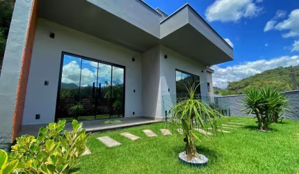 Casa com 3 quartos à venda no Bateas, Brusque , 153 m2 por R$ 599.000