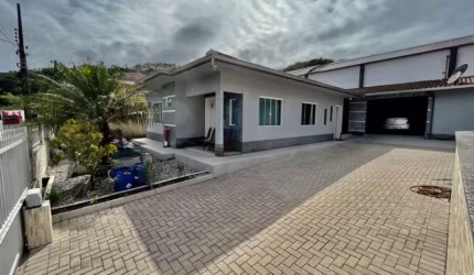 Casa com 3 quartos à venda no Bateas, Brusque , 240 m2 por R$ 1.200.000