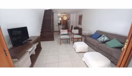 Apartamento de luxo à venda ou locação em Praia do Forte Mata de São João-BA,  2 quartos, 2 suítes, 1 sala, 2 banheiros, 2 vagas.