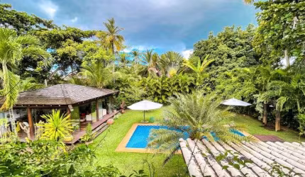 Casa em condomínio de luxo na Praia do Forte: 4 quartos, 2 suítes, 300m² - Imperdível oportunidade de investimento!