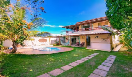 Imóvel de Luxo à Venda em Itacimirim, Camaçari-BA: Residência com 7 Quartos, 8 Banheiros e 299m² de Área.