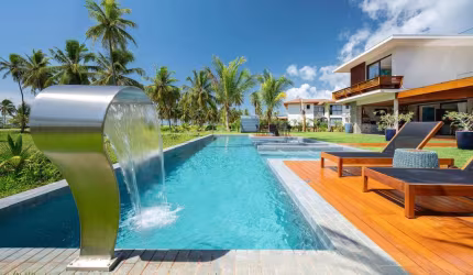 Casa de luxo em condomínio na Praia do Forte com 8 quartos, 8 suítes e 800m² de área. Venda ou aluguel em Mata de São João-BA!