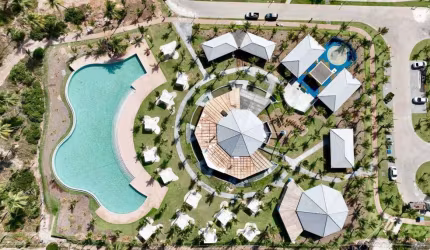 Casa em condomínio de luxo na Praia do Forte, Mata de São João-BA: 3 quartos, 3 suítes, 3 banheiros, 2 vagas, 115m².