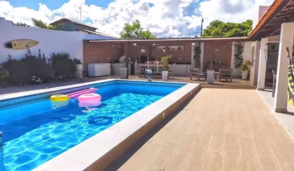 Imperdível oportunidade de adquirir casa de luxo em Itacimirim, Camaçari-BA: 4 quartos, 4 suites, 2 salas, 3 banheiros, 3 vagas, 500m².