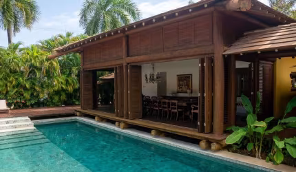 CASA DE ALTO LUXO A VENDA EM PRAIA DO FORTE CONDOMÍNIO ALDEIA DOS COQUEIROS