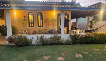 Casa de alto padrão em condomínio à venda em Itacimirim, Camaçari-BA: 3 quartos, 2 suítes, 1 sala, 3 banheiros, 4 vagas, 215m².