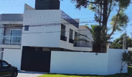 Sobrado bairro Alto Curitiba 3 quartos terreno exclusivo livre