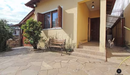Casa para Venda - 150m², 2 dormitórios, 2 vagas - Nonoai