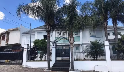 Casa para Venda - 319.25m², 6 dormitórios, sendo 4 suites, 3 vagas - Jardim Floresta
