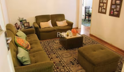 Casa para Venda - 208m², 3 dormitórios, 1 vaga - Partenon