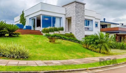 Casa em Condomínio em Alphaville