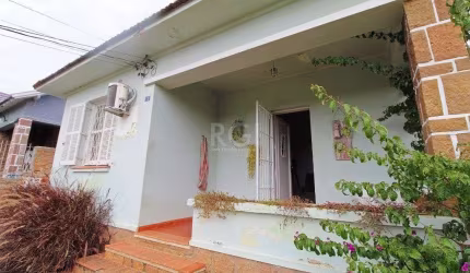 Casa para Venda - 264m², 3 dormitórios, 2 vagas - Santa Tereza