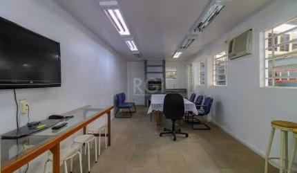 EXCELENTE PRÉDIO COMERCIAL LOCALIZADO NO BAIRRO GLÓRIA