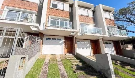 Sobrado para Venda - 100m², 3 dormitórios, sendo 3 suites, 2 vagas - Portal Do Guarujá