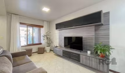 Excelente casa de 121m² com 3 dormitórios e 2 vagas.