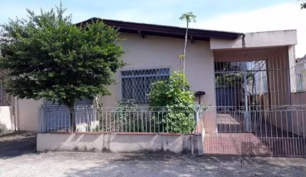 Casa com 5 dormitórios no bairro Passo das Pedras
