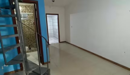Sobrado de 2 dormitórios localizado no bairro restinga