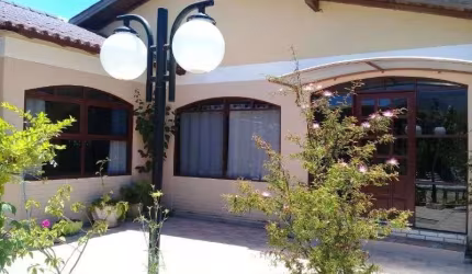 Casa para Venda - 150m², 2 dormitórios, 5 vagas - Ponta Grossa