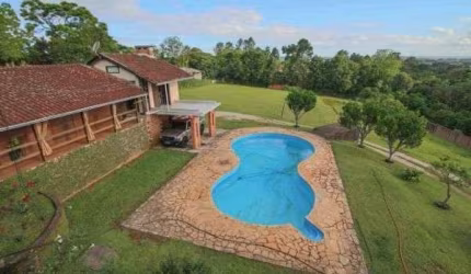 Sítio para Venda - 700m², 4 dormitórios, 3 vagas - Hípica