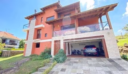 Casa Condominio em Porto Alegre, no bairro Glória, com 3 dormitório(s), e 3 banheiros, à venda.