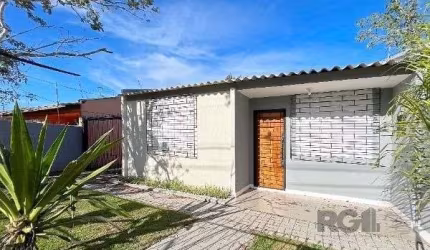Casa em Porto Alegre, no bairro Aberta dos Morros, com 3 dormitório(s), e 3 banheiros, à venda.