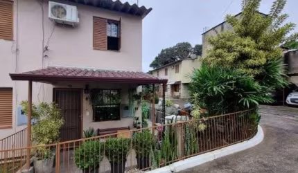 Casa Condominio em Porto Alegre, no bairro Cavalhada, com 2 dormitório(s), e 2 banheiros, à venda.