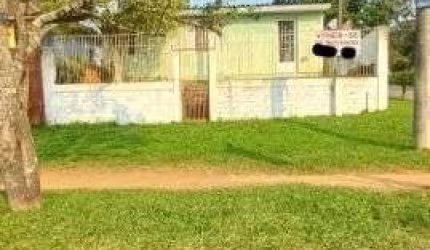 Casa em Porto Alegre, no bairro Espírito Santo, com 2 dormitório(s), à venda.