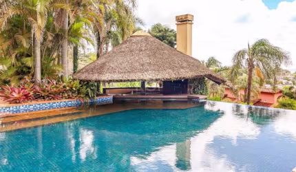 Casa em Condomínio em Santa Tereza