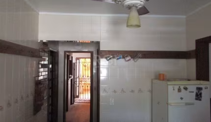 Casa Condominio para Venda - 200m², 3 dormitórios, sendo 1 suites, 4 vagas - São Lucas