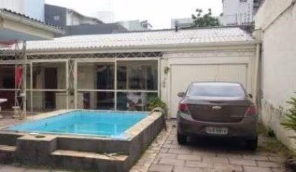 Casa para Venda - 330m², 5 dormitórios, sendo 1 suites, 7 vagas - Menino Deus