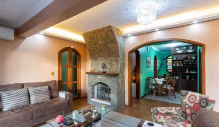 Casa para Venda - 232.5m², 3 dormitórios, sendo 1 suites, 4 vagas - Nonoai