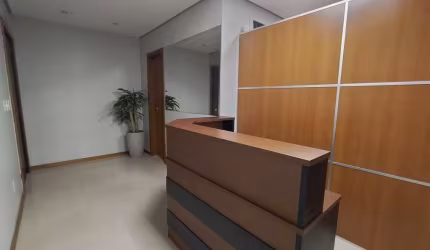 Sala Comercial em Mont Serrat