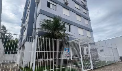 Cobertura semímobiliada no coração do bairro Menino Deus, em Porto Alegre a venda.