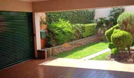 Casa com 4 quartos para alugar, 230 m² por R$ 5.133/mês - Jardim Sumaré - Ribeirão Preto/SP